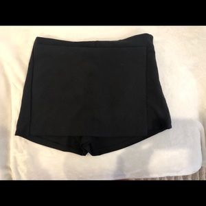 Black skort